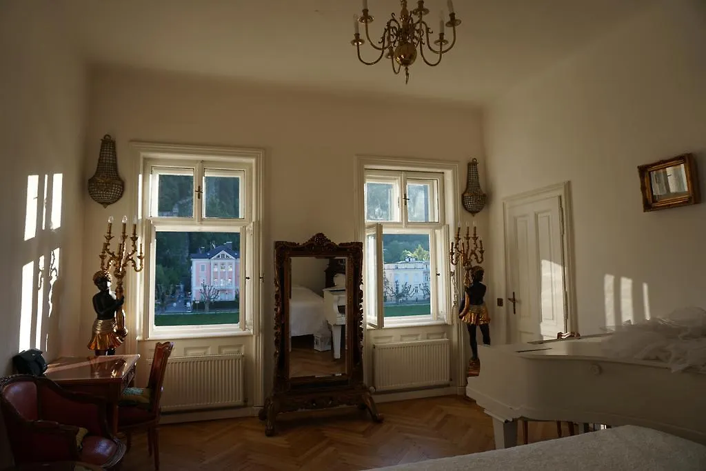Alojamento de Acomodação e Pequeno-almoço Sarah'S Altstadt Oase Salzburgo