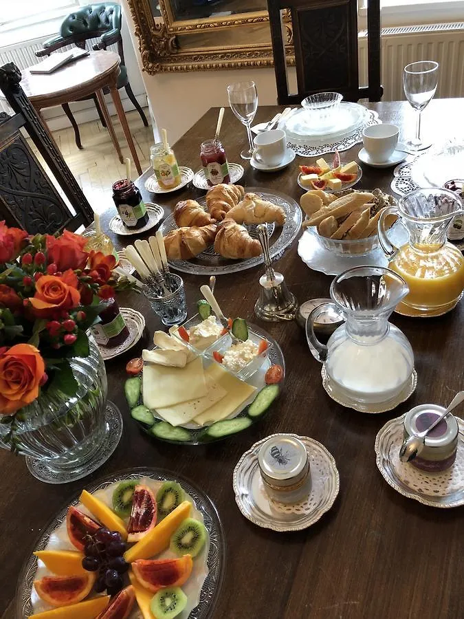 Alojamento de Acomodação e Pequeno-almoço Sarah'S Altstadt Oase Salzburgo